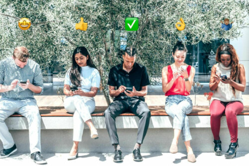 different emojis people texting